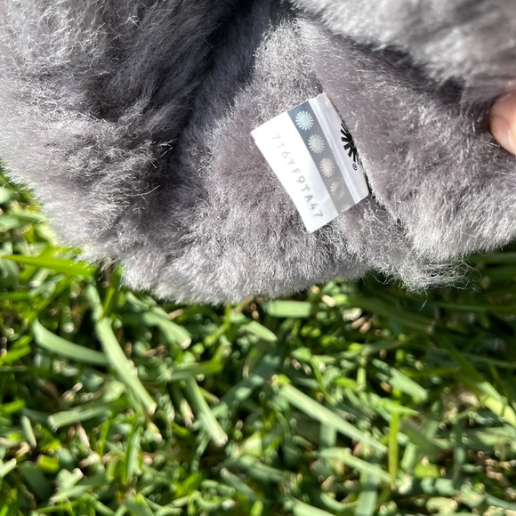 UGG🍂🍁Bailey Button II Stormy gray winter boot 6 - Picture 7 of 10